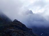 03 Il Rifugio Brunone ed il Pizzo Redorta